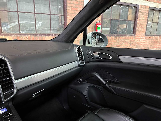Porsche cayenne turbo 4.8 v8 500pk 2010 38.000km! - afbeelding 32 van  54