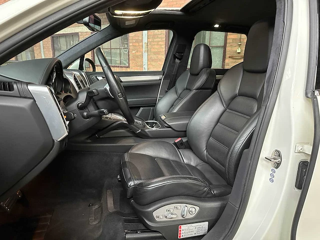 Porsche cayenne turbo 4.8 v8 500pk 2010 38.000km! - afbeelding 43 van  54