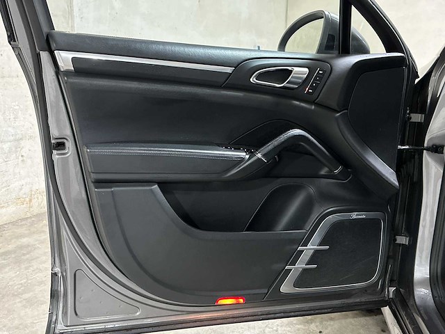 Porsche cayenne turbo 4.8 v8 500pk 2010, jf-108-d - afbeelding 31 van  57