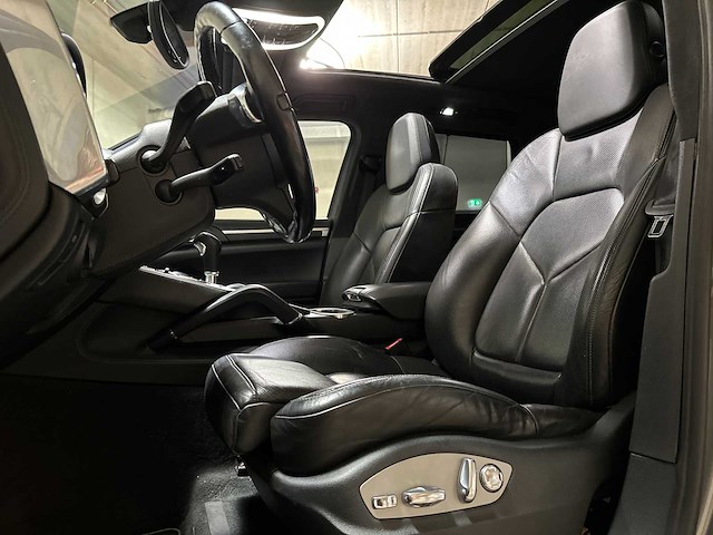Porsche cayenne turbo 4.8 v8 500pk 2010, jf-108-d - afbeelding 33 van  57