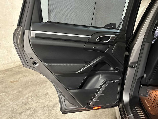 Porsche cayenne turbo 4.8 v8 500pk 2010, jf-108-d - afbeelding 35 van  57