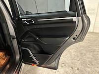 Porsche cayenne turbo 4.8 v8 500pk 2010, jf-108-d - afbeelding 40 van  57