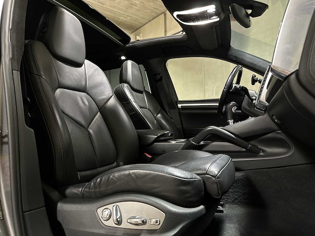 Porsche cayenne turbo 4.8 v8 500pk 2010, jf-108-d - afbeelding 42 van  57