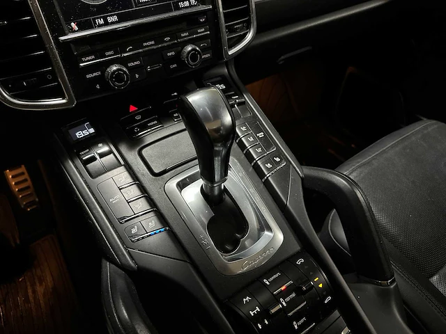 Porsche cayenne turbo 4.8 v8 500pk 2010, jf-108-d - afbeelding 30 van  57