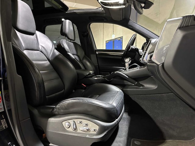 Porsche cayenne turbo 4.8 v8 500pk 2012, 8-sgb-44 - afbeelding 44 van  53