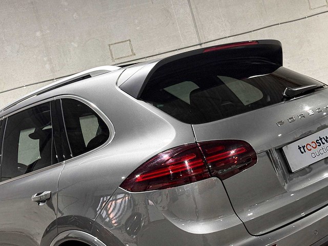 Porsche cayenne turbo 4.8 v8 520pk 2017 sport-chrono - afbeelding 7 van  44