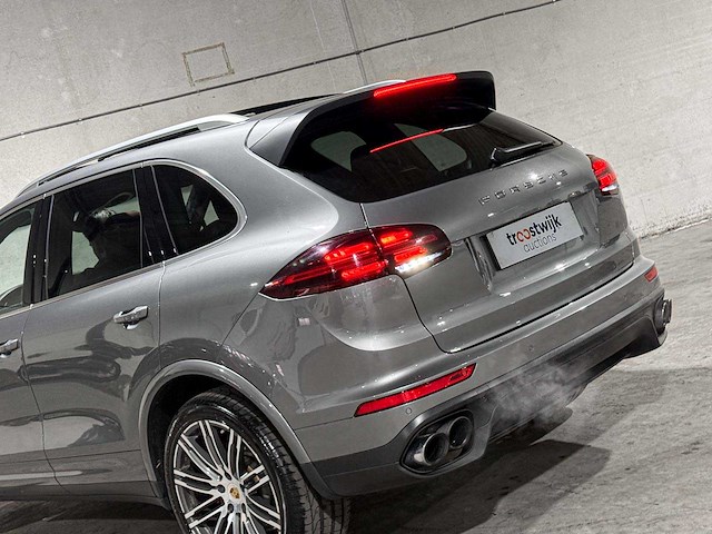 Porsche cayenne turbo 4.8 v8 520pk 2017 sport-chrono - afbeelding 8 van  44