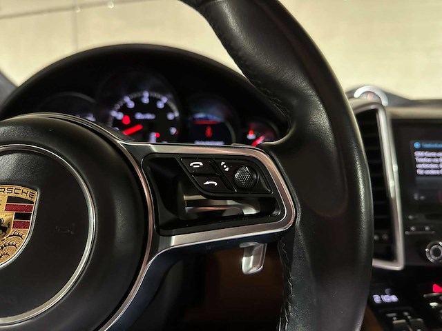 Porsche cayenne turbo 4.8 v8 520pk 2017 sport-chrono - afbeelding 17 van  44