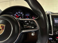Porsche cayenne turbo 4.8 v8 520pk 2017 sport-chrono - afbeelding 17 van  44
