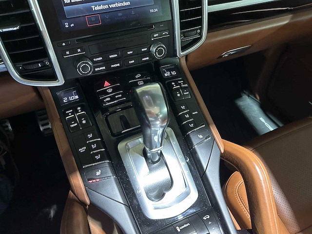 Porsche cayenne turbo 4.8 v8 520pk 2017 sport-chrono - afbeelding 22 van  44
