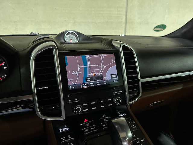 Porsche cayenne turbo 4.8 v8 520pk 2017 sport-chrono - afbeelding 24 van  44