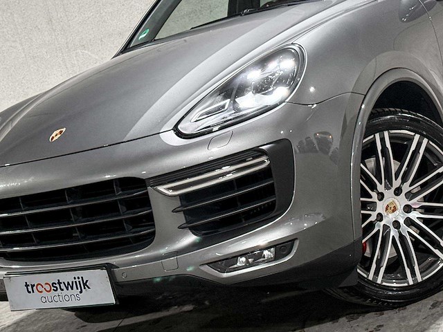 Porsche cayenne turbo 4.8 v8 520pk 2017 sport-chrono - afbeelding 23 van  44