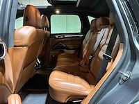 Porsche cayenne turbo 4.8 v8 520pk 2017 sport-chrono - afbeelding 35 van  44