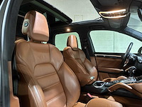 Porsche cayenne turbo 4.8 v8 520pk 2017 sport-chrono - afbeelding 38 van  44