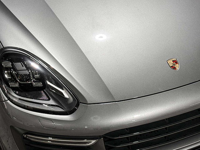Porsche cayenne turbo 4.8 v8 520pk 2017 sport-chrono - afbeelding 41 van  44