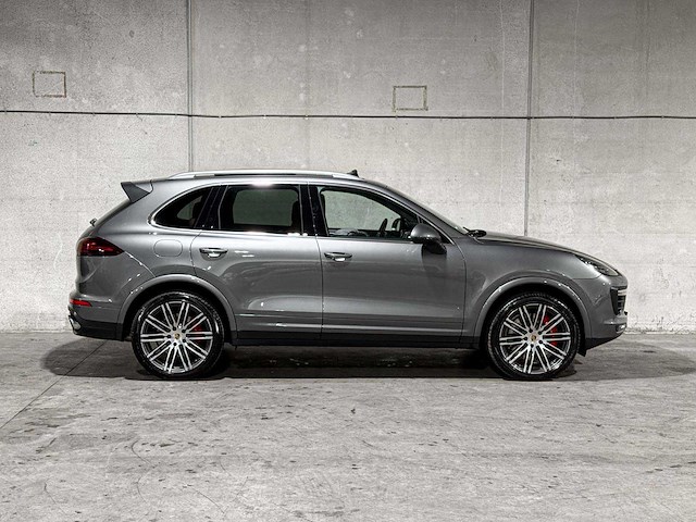 Porsche cayenne turbo 4.8 v8 520pk 2017 sport-chrono - afbeelding 43 van  44