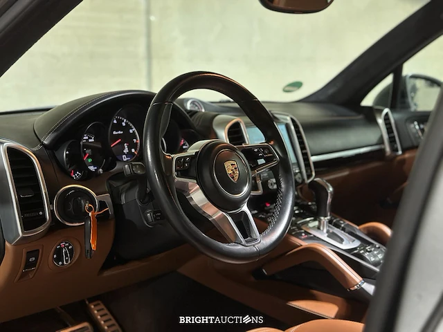 Porsche cayenne turbo 4.8 v8 520pk 2017 sport-chrono - afbeelding 9 van  43
