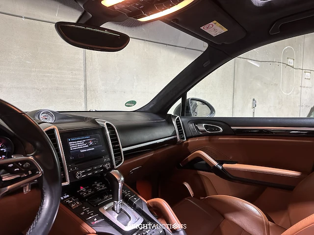 Porsche cayenne turbo 4.8 v8 520pk 2017 sport-chrono - afbeelding 11 van  43