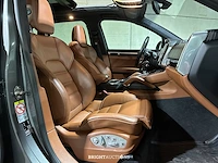 Porsche cayenne turbo 4.8 v8 520pk 2017 sport-chrono - afbeelding 35 van  43