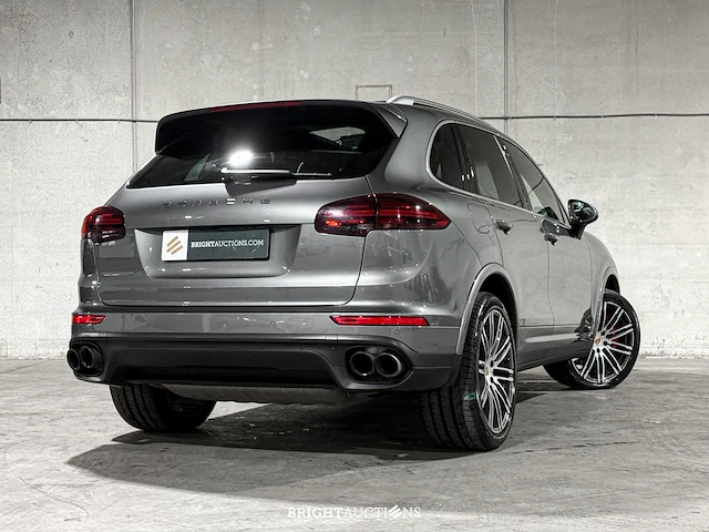 Porsche cayenne turbo 4.8 v8 520pk 2017 sport-chrono - afbeelding 42 van  43