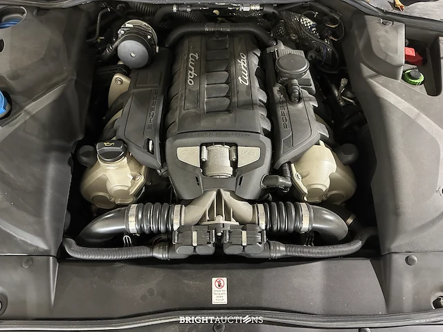 Porsche cayenne turbo 4.8 v8 520pk 2017 sport-chrono - afbeelding 38 van  43