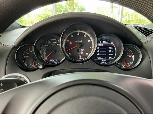 Porsche cayenne turbo s | 4.8 v8 biturbo 550 pk | 2014 | pdcc | luchtvering met pasm | acc | 20-inch 911 turbo design | marge auto - afbeelding 9 van  43