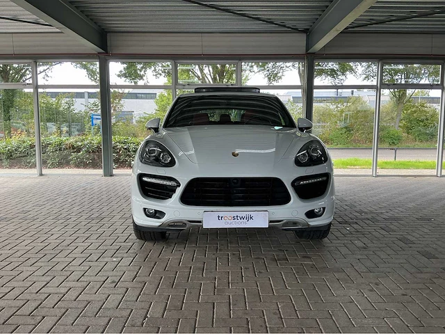 Porsche cayenne turbo s | 4.8 v8 biturbo 550 pk | 2014 | pdcc | luchtvering met pasm | acc | 20-inch 911 turbo design | marge auto - afbeelding 10 van  43