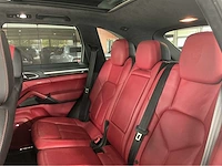 Porsche cayenne turbo s | 4.8 v8 biturbo 550 pk | 2014 | pdcc | luchtvering met pasm | acc | 20-inch 911 turbo design | marge auto - afbeelding 22 van  43