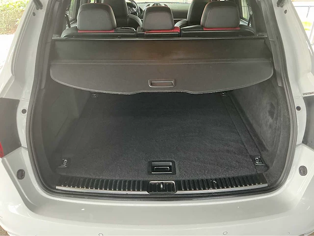 Porsche cayenne turbo s | 4.8 v8 biturbo 550 pk | 2014 | pdcc | luchtvering met pasm | acc | 20-inch 911 turbo design | marge auto - afbeelding 26 van  43