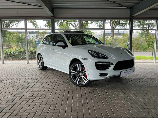Porsche cayenne turbo s | 4.8 v8 biturbo 550 pk | 2014 | pdcc | luchtvering met pasm | acc | 20-inch 911 turbo design | marge auto - afbeelding 21 van  43