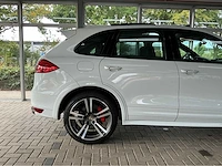 Porsche cayenne turbo s | 4.8 v8 biturbo 550 pk | 2014 | pdcc | luchtvering met pasm | acc | 20-inch 911 turbo design | marge auto - afbeelding 37 van  43