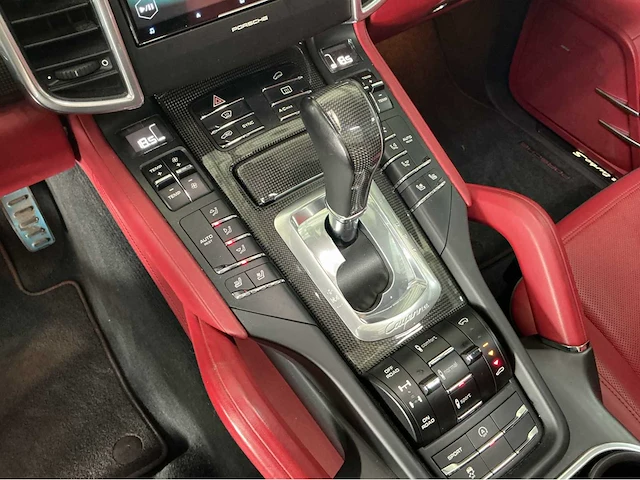 Porsche cayenne turbo s | 4.8 v8 biturbo 550 pk | 2014 | pdcc | luchtvering met pasm | acc | 20-inch 911 turbo design | marge auto - afbeelding 16 van  43