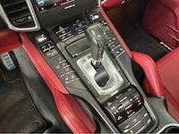 Porsche cayenne turbo s | 4.8 v8 biturbo 550 pk | 2014 | pdcc | luchtvering met pasm | acc | 20-inch 911 turbo design | marge auto - afbeelding 16 van  43