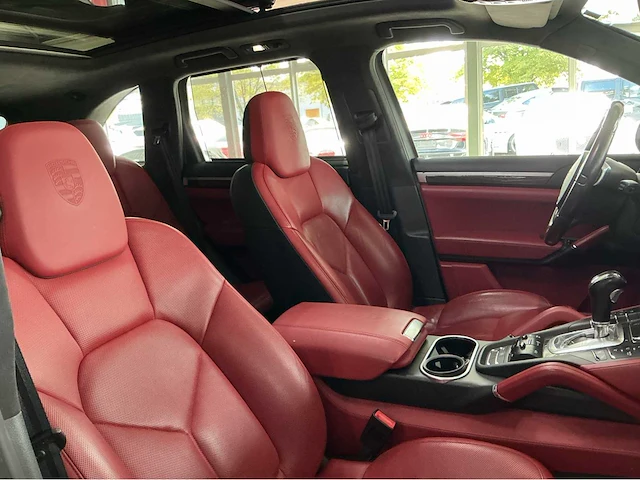Porsche cayenne turbo s | 4.8 v8 biturbo 550 pk | 2014 | pdcc | luchtvering met pasm | acc | 20-inch 911 turbo design | marge auto - afbeelding 20 van  43