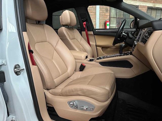 Porsche macan s 2.9 v6 280pk 2022 - afbeelding 31 van  35