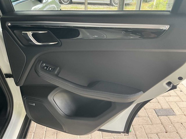 Porsche macan s 3.0 liter v6 bi-turbo benzine 2015 340 pk - afbeelding 27 van  42