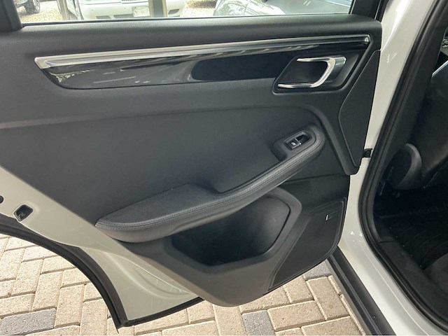 Porsche macan s 3.0 liter v6 bi-turbo benzine 2015 340 pk - afbeelding 30 van  42