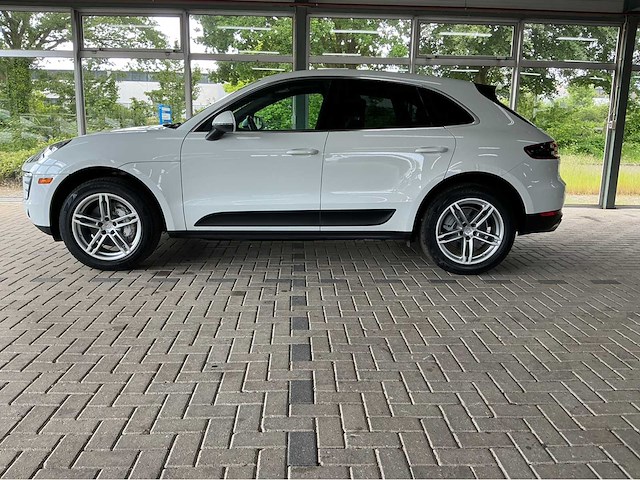 Porsche macan s 3.0 liter v6 bi-turbo benzine 2015 340 pk - afbeelding 35 van  42