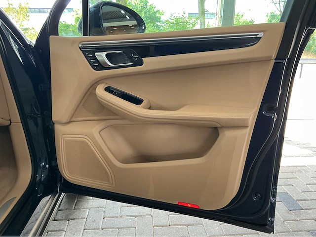 Porsche macan s | 3.0 v6 turbo | 340 pk | 2014 | 12-voudig verstelbare comfortstoelen met geheugen | achteruitrijcamera | xenon | pdk | btw auto - afbeelding 16 van  26