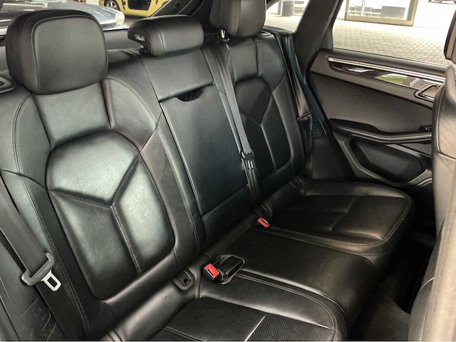 Porsche macan s 95b | 3.0 v6 biturbo | 2016 | 340 pk | awd | luchtvering | btw auto - afbeelding 18 van  37