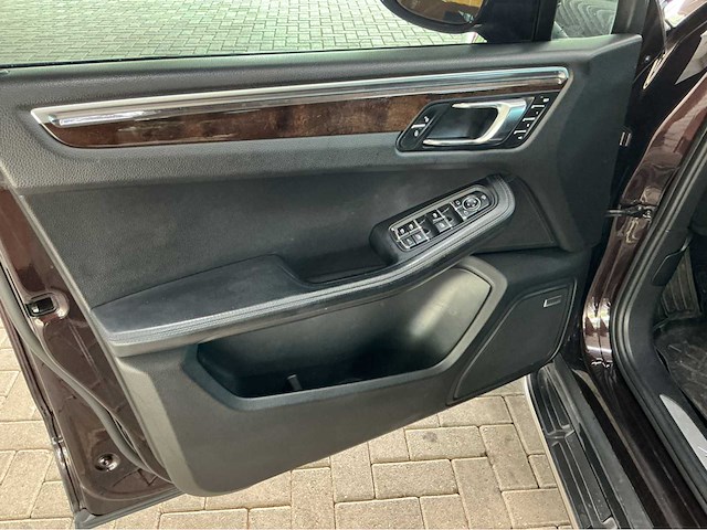 Porsche macan s 95b | 3.0 v6 biturbo | 2016 | 340 pk | awd | luchtvering | btw auto - afbeelding 28 van  37