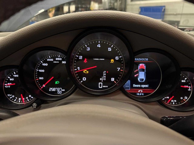 Porsche panamera 3.6 2010 | pk-547-r - afbeelding 27 van  36