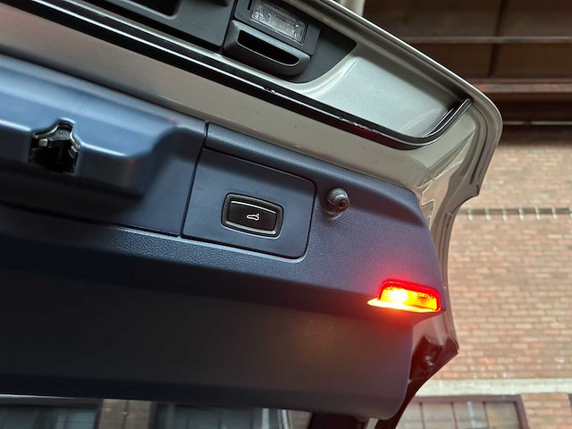 Porsche panamera 3.6 v6 300pk 2011 - afbeelding 31 van  47