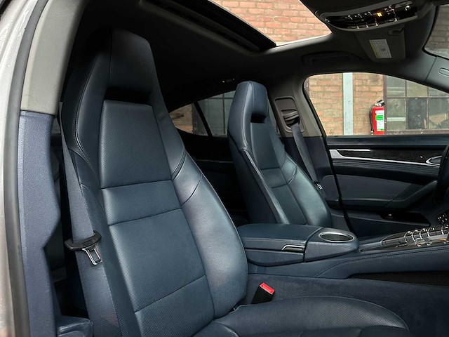 Porsche panamera 3.6 v6 300pk 2011 - afbeelding 41 van  47