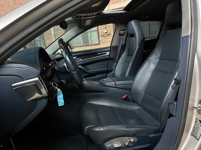 Porsche panamera 3.6 v6 300pk 2011 - afbeelding 24 van  33