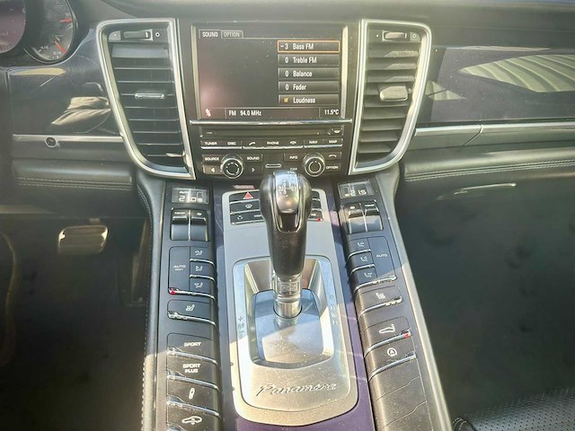 Porsche panamera 4.8 4s automaat; hsj-54-r - afbeelding 2 van  18