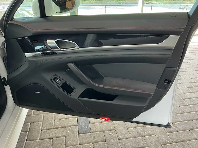 Porsche panamera gts 4.8 v8 | 440 pk | sportsedan | pdk automaat | awd 2012 btw auto - afbeelding 19 van  54