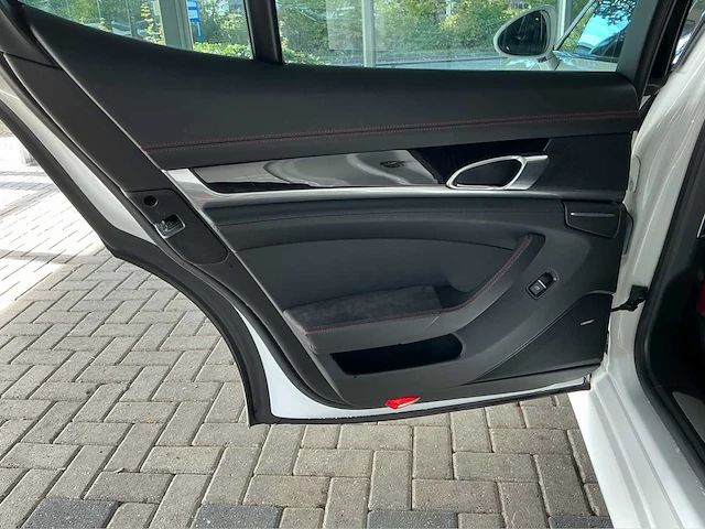 Porsche panamera gts 4.8 v8 | 440 pk | sportsedan | pdk automaat | awd 2012 btw auto - afbeelding 27 van  54