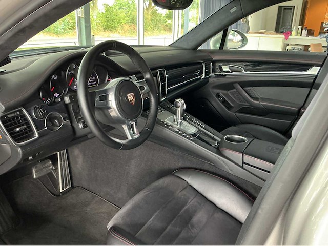 Porsche panamera gts 970 | 4.8 v8 | 2012 | 430 pk | awd | pdk | sport chrono | luchtvering/pdcc | 42.000 km | btw auto - afbeelding 10 van  37