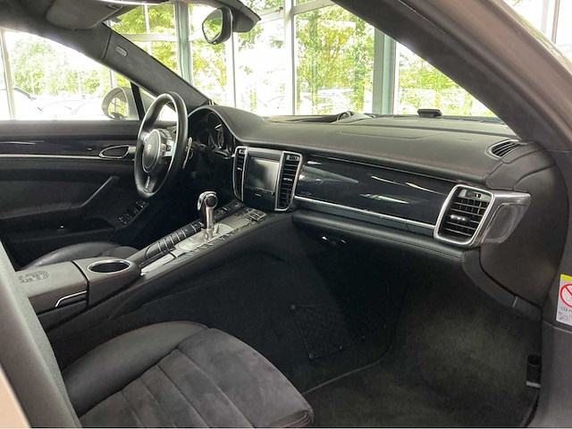 Porsche panamera gts 970 | 4.8 v8 | 2012 | 430 pk | awd | pdk | sport chrono | luchtvering/pdcc | 42.000 km | btw auto - afbeelding 16 van  37